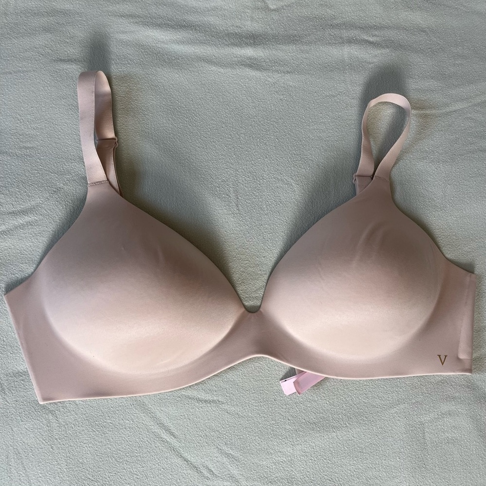 VICTORIA'S SECRET BARE
Infinity Flex Wireless Perfect Shape Bra